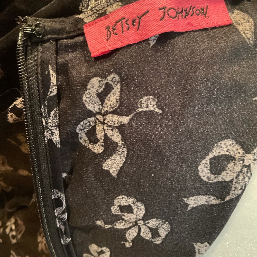 “BETSY JOHNSON” BOW PATTERN NAVY AND WHITE DRESS. - Picture 11 of 16